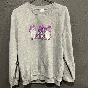Gnome crewneck sweatshirt in great condition.